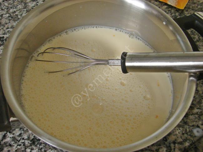 Şeftali Soslu Muhallebi - Yapılışı (3/16) 