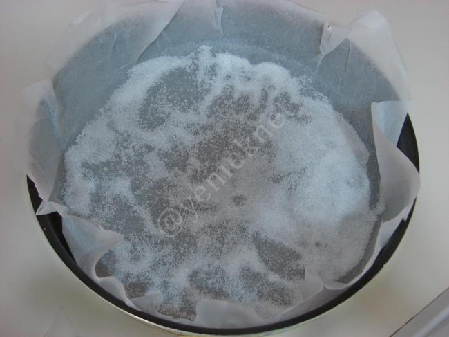 Şeftalili Alt Üst Kek - Yapılışı (2/16) 