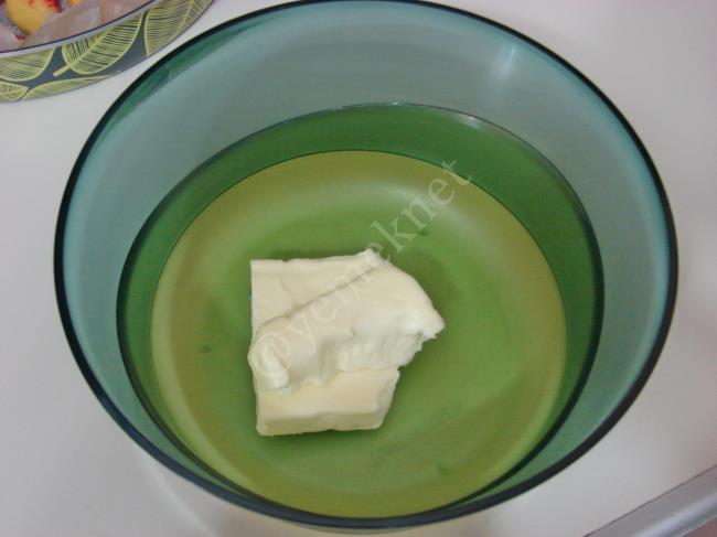 Şeftalili Alt Üst Kek - Yapılışı (4/16) 