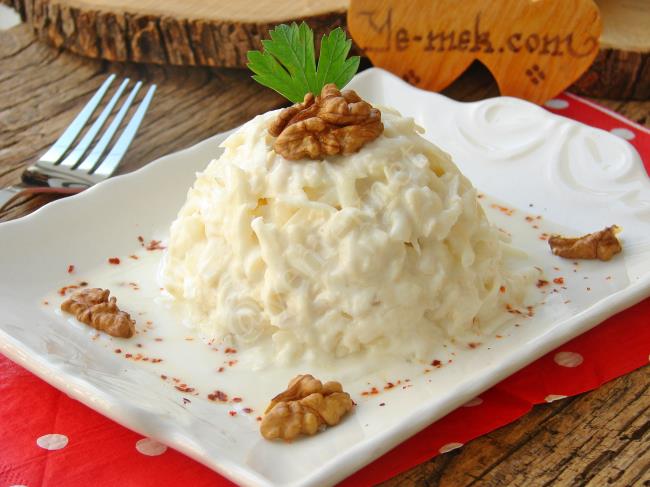 Yoğurtlu Kereviz Salatası - Yapılışı (5/8) 
