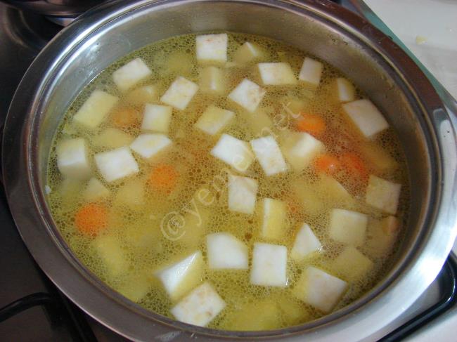 Etli Terbiyeli Kereviz Yemeği - Yapılışı (5/12) 