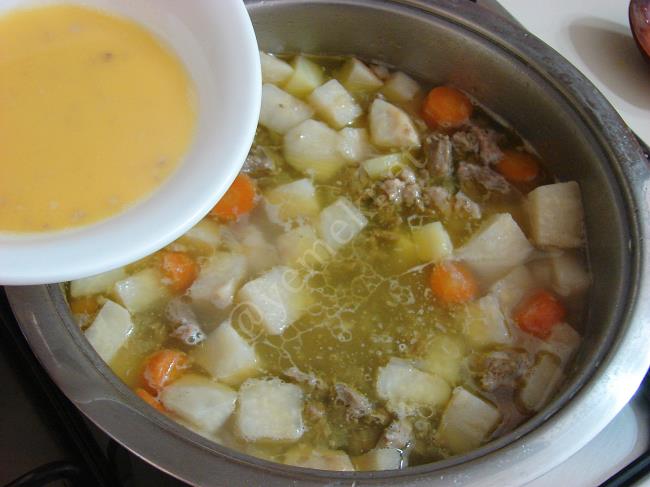 Etli Terbiyeli Kereviz Yemeği - Yapılışı (8/12) 