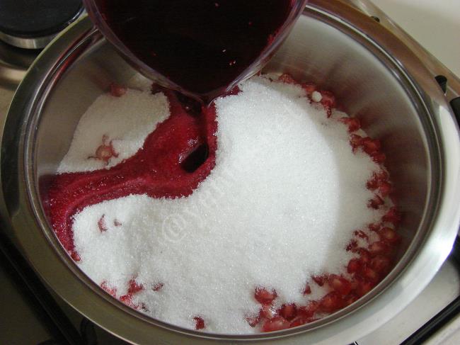 Ev Yapımı Nar Reçeli - Yapılışı (4/12) 