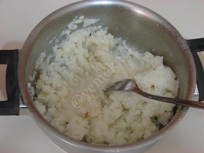 Fırında Kaşarlı Karnabahar Ezmesi - Yapılışı (3/12) 