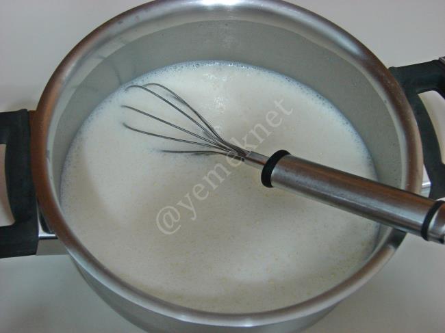 Karamel Soslu Muhallebi - Yapılışı (2/16) 