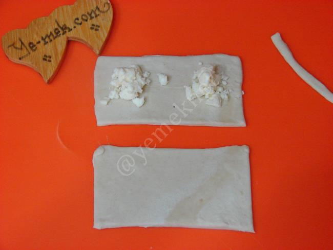 Milföyden Fiyonk Börek - Yapılışı (4/12) 