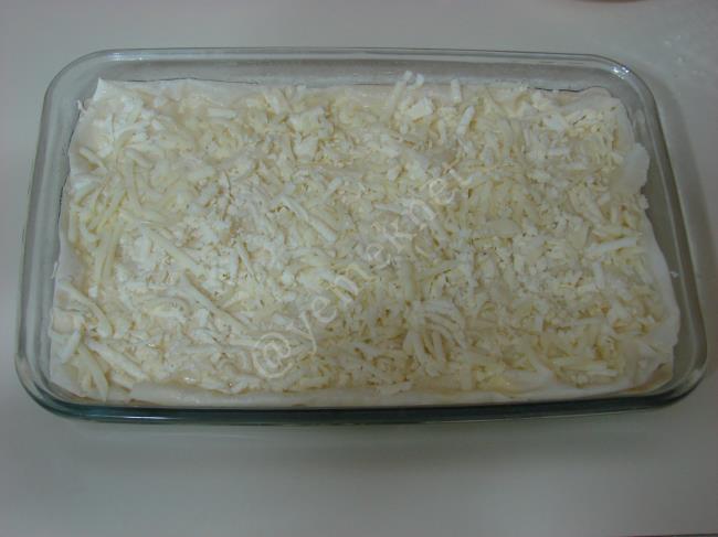 Milföylü Yufka Böreği - Yapılışı (11/24) 