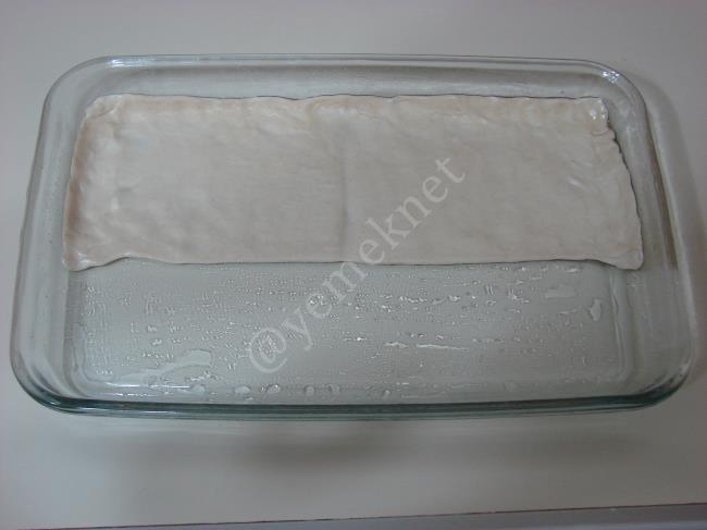 Milföylü Yufka Böreği - Yapılışı (3/24) 