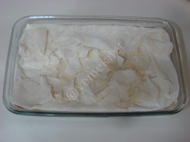 Milföylü Yufka Böreği - Yapılışı (9/24) 