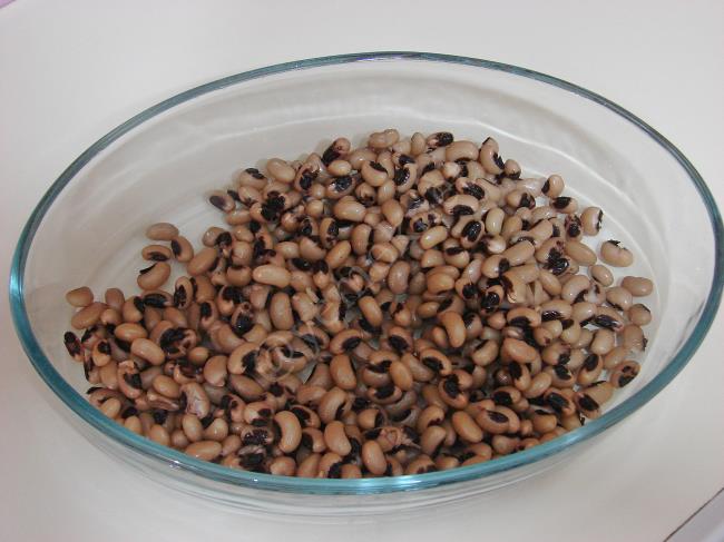 Narlı Kuru Börülce Salatası - Yapılışı (2/8) 