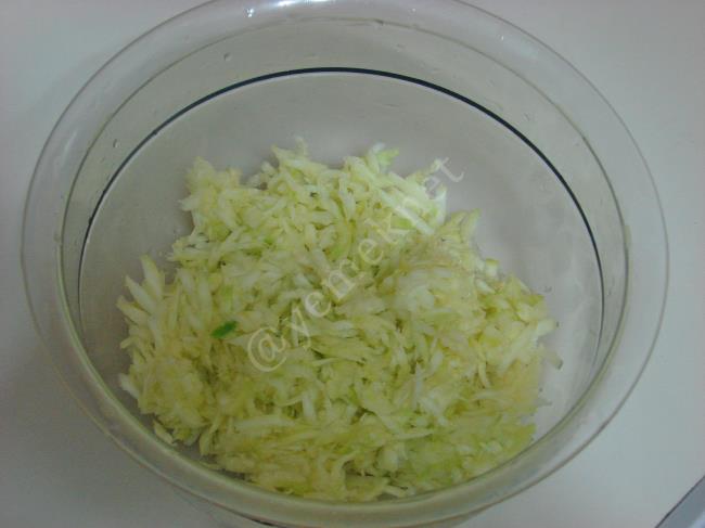 Peynirli Kabak Mücveri - Yapılışı (2/12) 