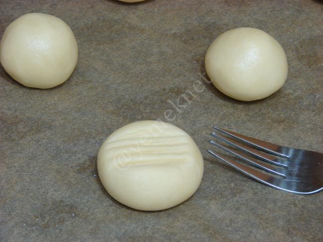 Üç Malzemeli Un Kurabiyesi - Yapılışı (7/12) 