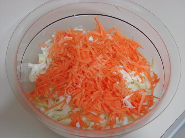 Coleslaw Salatası - Yapılışı (3/8) 