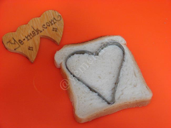 Ekmek İçinde Yumurta - Yapılışı (2/12) 