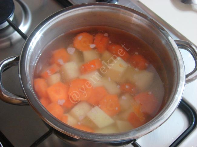 Fırında Beşamel Soslu Tavuklu Brokoli - Yapılışı (5/16) 