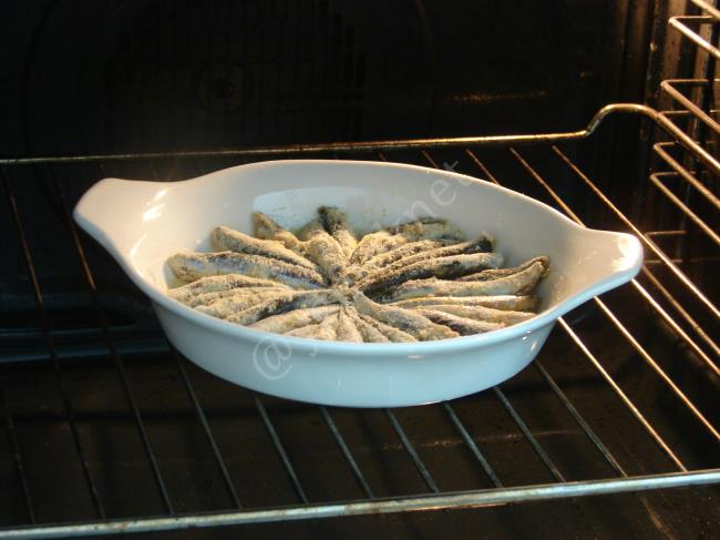 Fırında Mısır Unlu Hamsi Tava - Yapılışı (5/8) 