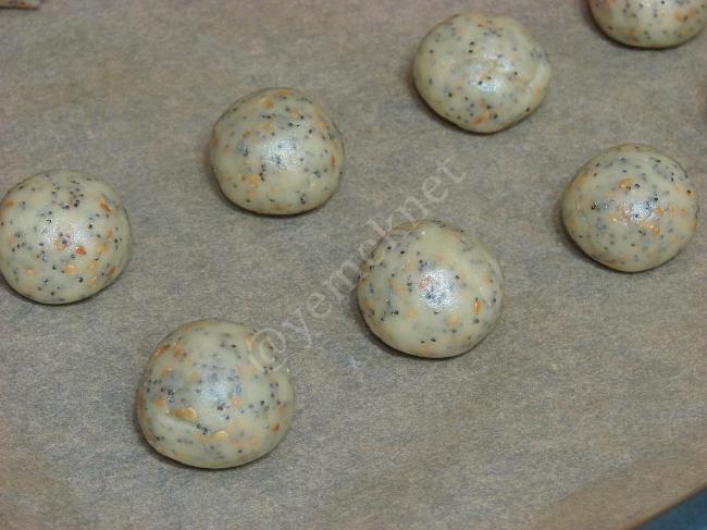 Haşhaşlı Susamlı Tatlı Kurabiye - Yapılışı (9/12) 