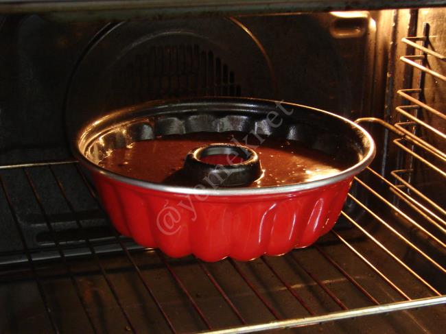 Hindistan Cevizli Sürpriz Kek - Yapılışı (13/16) 