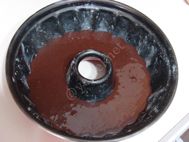 Hindistan Cevizli Sürpriz Kek - Yapılışı (9/16) 