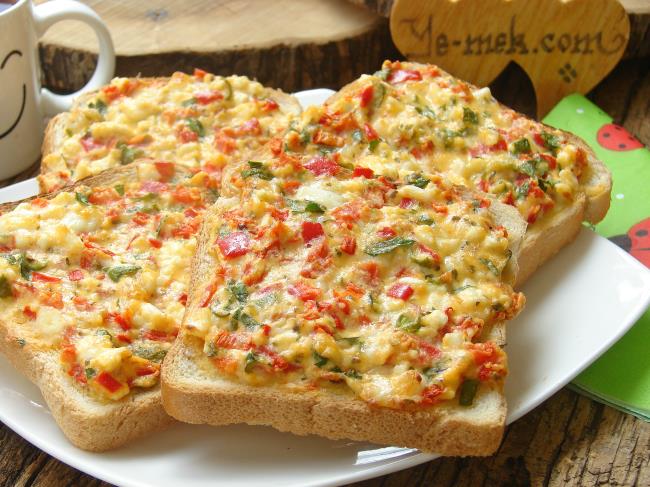 10 Dakika da Hazır Nefis Bir Tarif : Kahvaltılık Domatesli Peynirli Ekmek Dilimleri