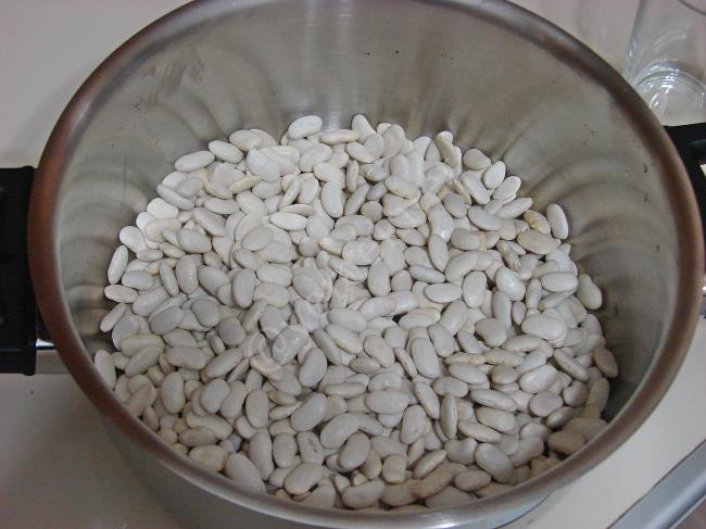 Sütlü Kuru Fasulye - Yapılışı (2/16) 