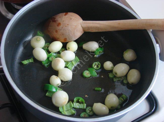 Arpacık Soğanlı Mantar Sote - Yapılışı (2/8) 