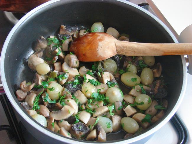 Arpacık Soğanlı Mantar Sote - Yapılışı (5/8) 