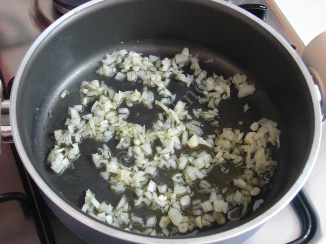 Bezelyeli Mantarlı Tavuk Sote - Yapılışı (2/12) 