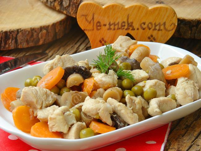 Bezelyeli Mantarlı Tavuk Sote - Yapılışı (8/12) 