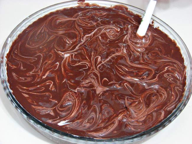 Ebruli Çikolatalı Pasta - Yapılışı (13/16) 