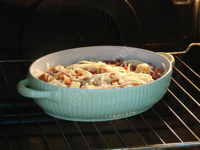 Fırında Kahvaltılık Sucuklu Patates - Yapılışı (9/12) 