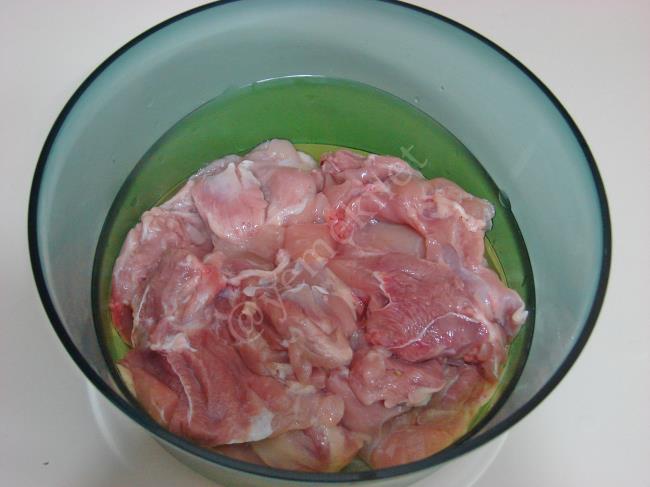 Fırında Patlıcanlı Tavuk İncik - Yapılışı (2/16) 