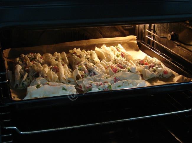 Hazır Yufkadan Pileli Börek - Yapılışı (13/16) 