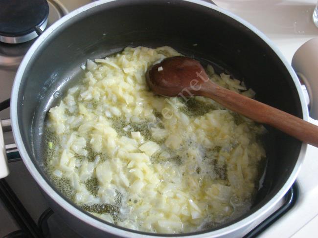 Kuru Domatesli Bulgur Pilavı - Yapılışı (4/12) 