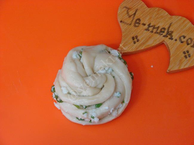 Peynirli Yumak Poğaça - Yapılışı (13/20) 