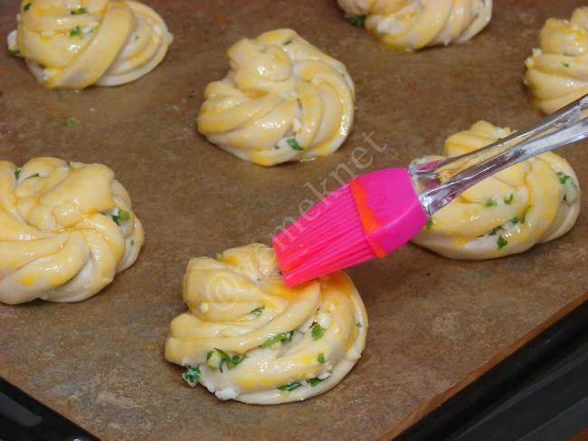 Peynirli Yumak Poğaça - Yapılışı (15/20) 