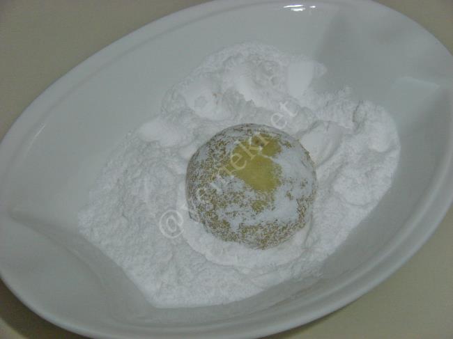 Tereyağlı Fıstıklı Un Kurabiyesi - Yapılışı (12/16) 