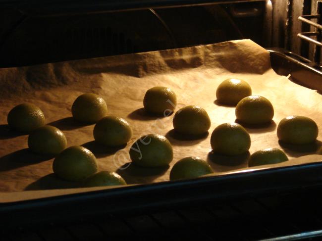 Tereyağlı Fıstıklı Un Kurabiyesi - Yapılışı (9/16) 