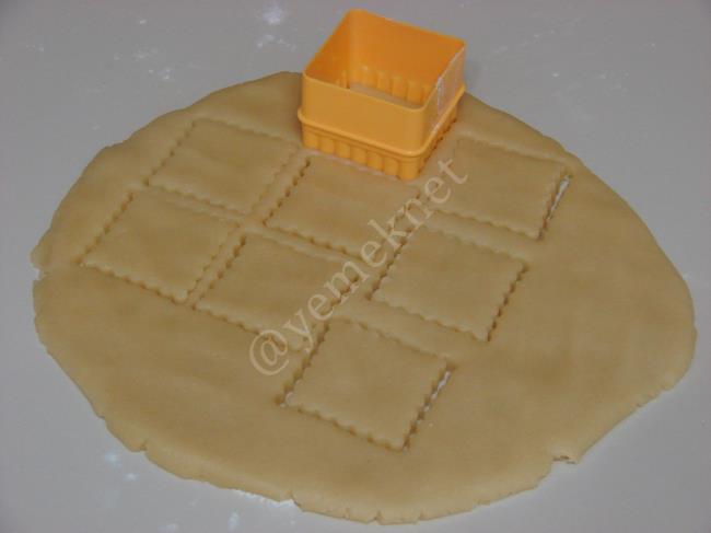 Tuzlu Kuru Pasta Nasıl Yapılır? (5/12) Resimli Yemek Tarifleri