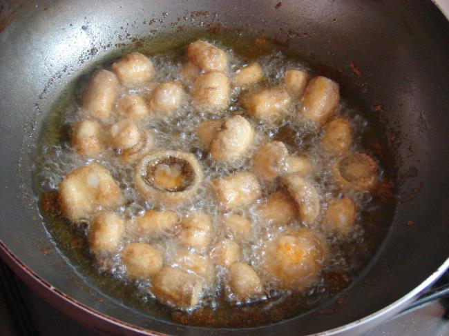 Unlu Mantar Kızartması - Yapılışı (9/12) 