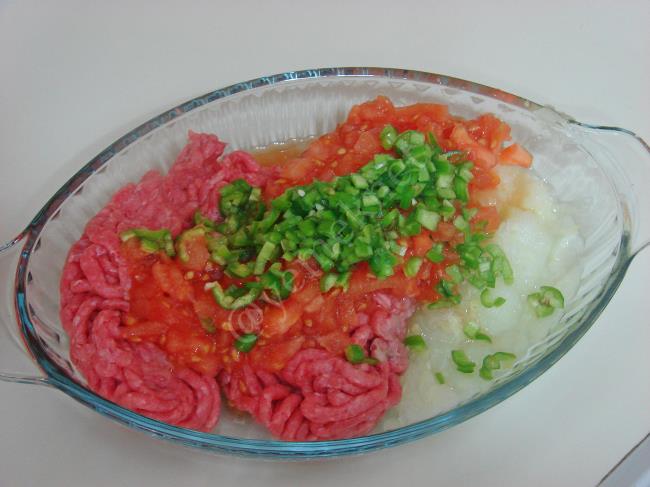 Yufkadan Fındık Lahmacun - Yapılışı (3/16) 