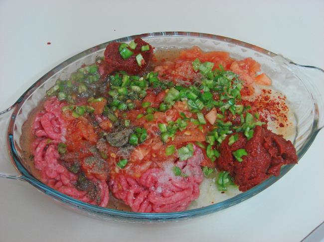 Yufkadan Fındık Lahmacun - Yapılışı (4/16) 