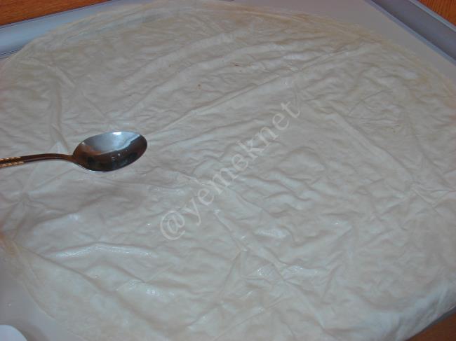 Yufkadan Fındık Lahmacun - Yapılışı (6/16) 