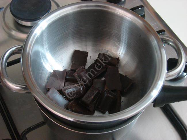 Benmari Yöntemi İle Çikolata Eritme - Yapılışı (5/8) 