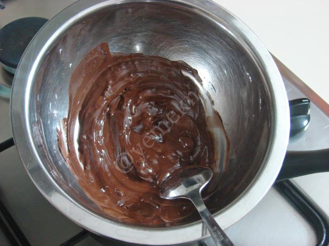 Kuru Yemişli Mısır Gevrekli Çikolatalı Tatlı - Yapılışı (3/12) 