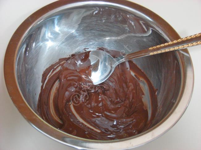 Kuru Yemişli Mısır Gevrekli Çikolatalı Tatlı - Yapılışı (4/12) 