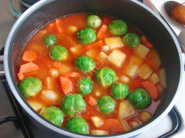 Patatesli Havuçlu Brüksel Lahanası Yemeği - Yapılışı (7/12) 