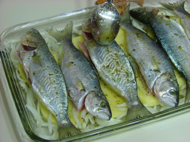 Fırında Patatesli Çinekop Buğulama - Yapılışı (7/12) 