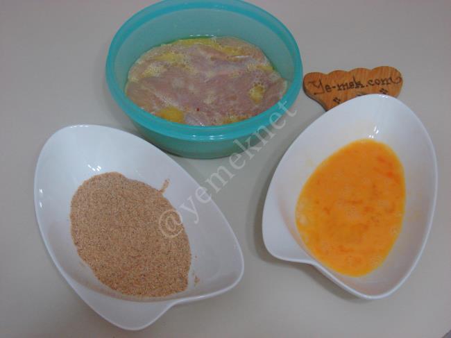 Fırında Tavuk Şinitzel - Yapılışı (5/12) 