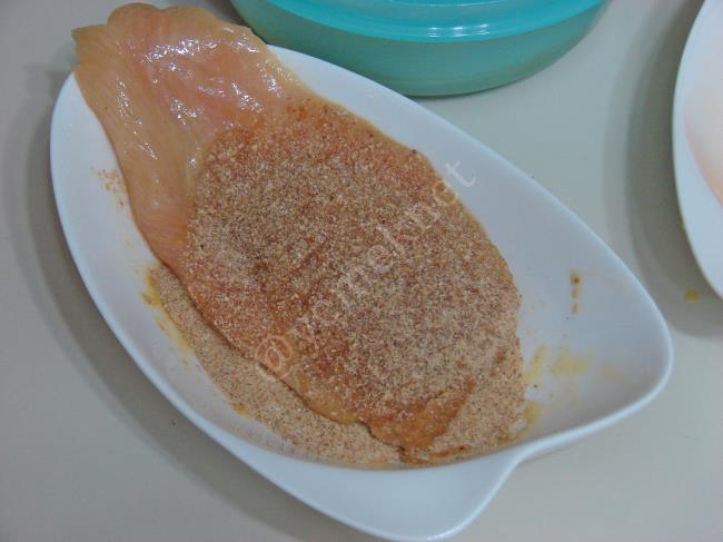 Fırında Tavuk Şinitzel - Yapılışı (7/12) 